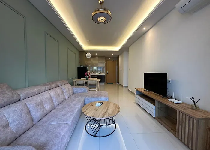R&F 2 Bedroom 4 Pax High Floor Netflix Wifi