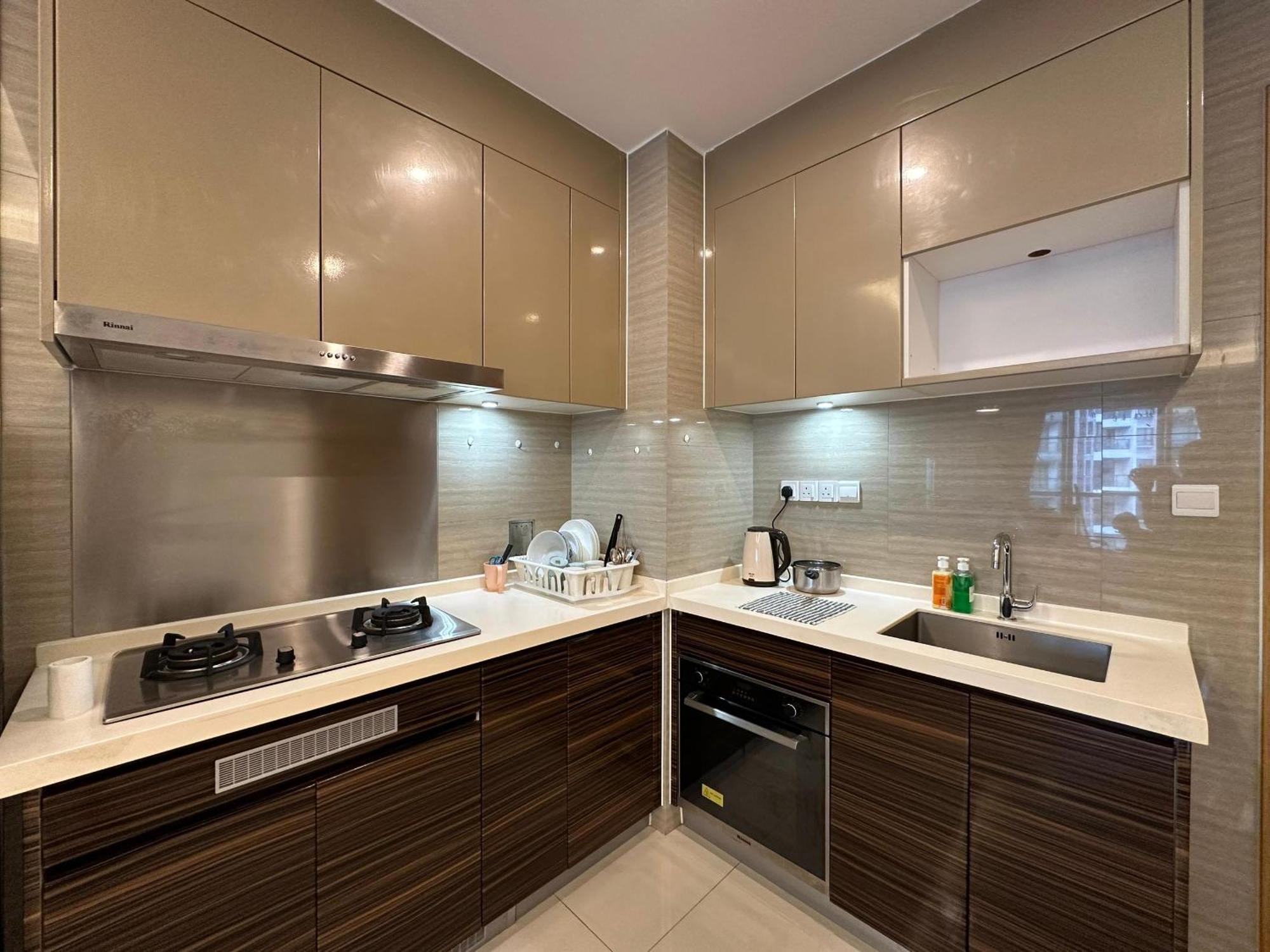 Pangsapuri R&f 2 Bedroom 4 Pax High Floor Netflix Wifi *