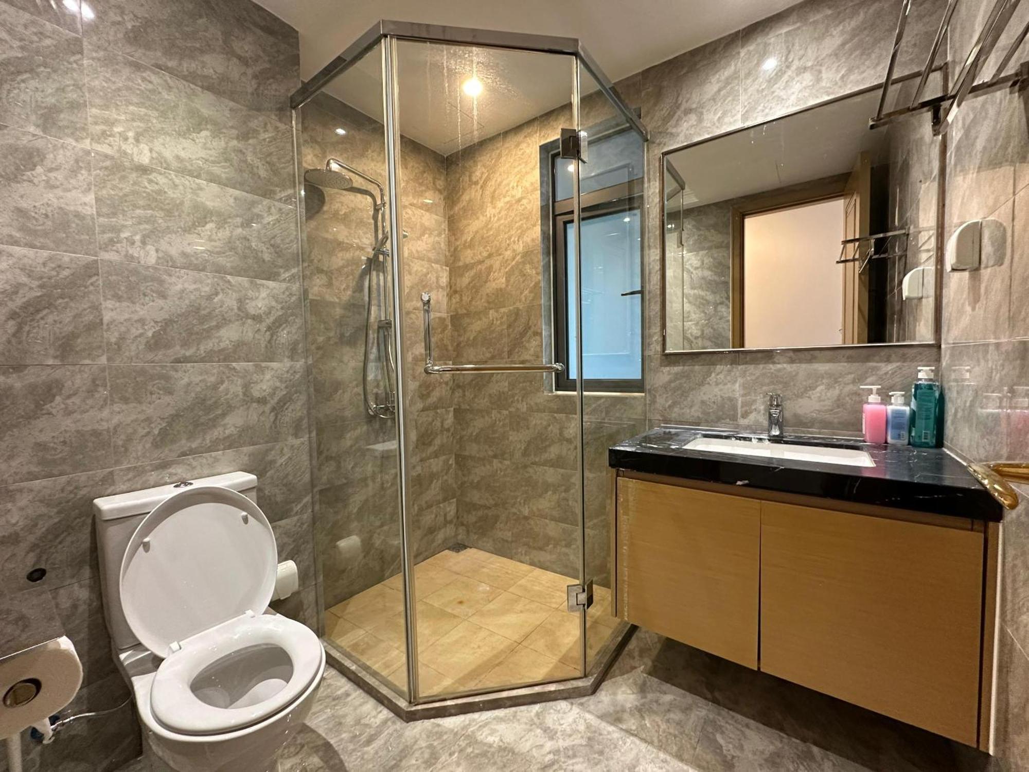 Pangsapuri R&f 2 Bedroom 4 Pax High Floor Netflix Wifi *